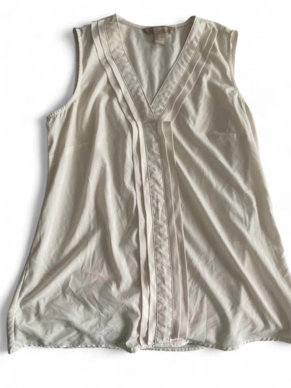 Banana Republic Cream Sleeveless V-Neck Pintuck Camisole